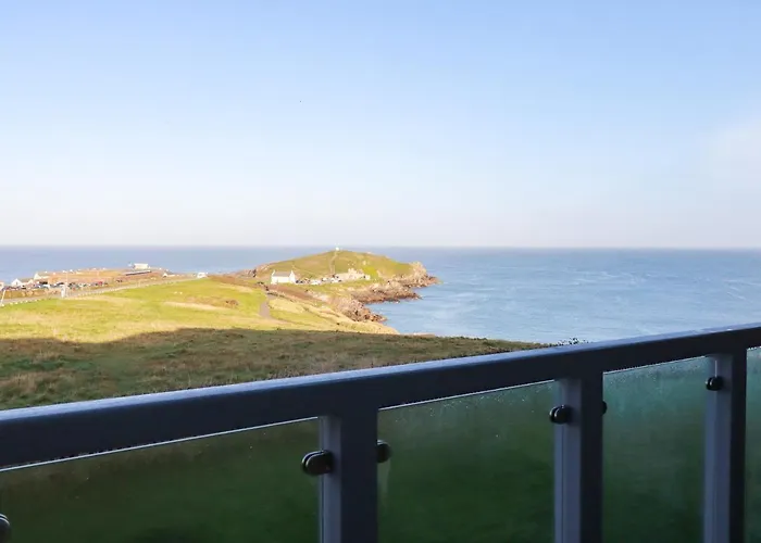 9 Headland Point