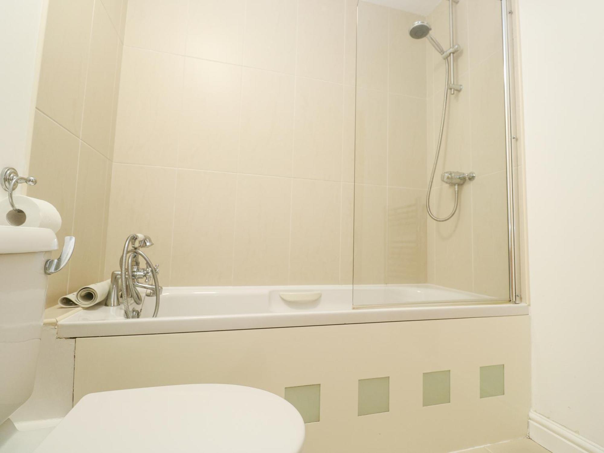 9 Headland Point Apartment *