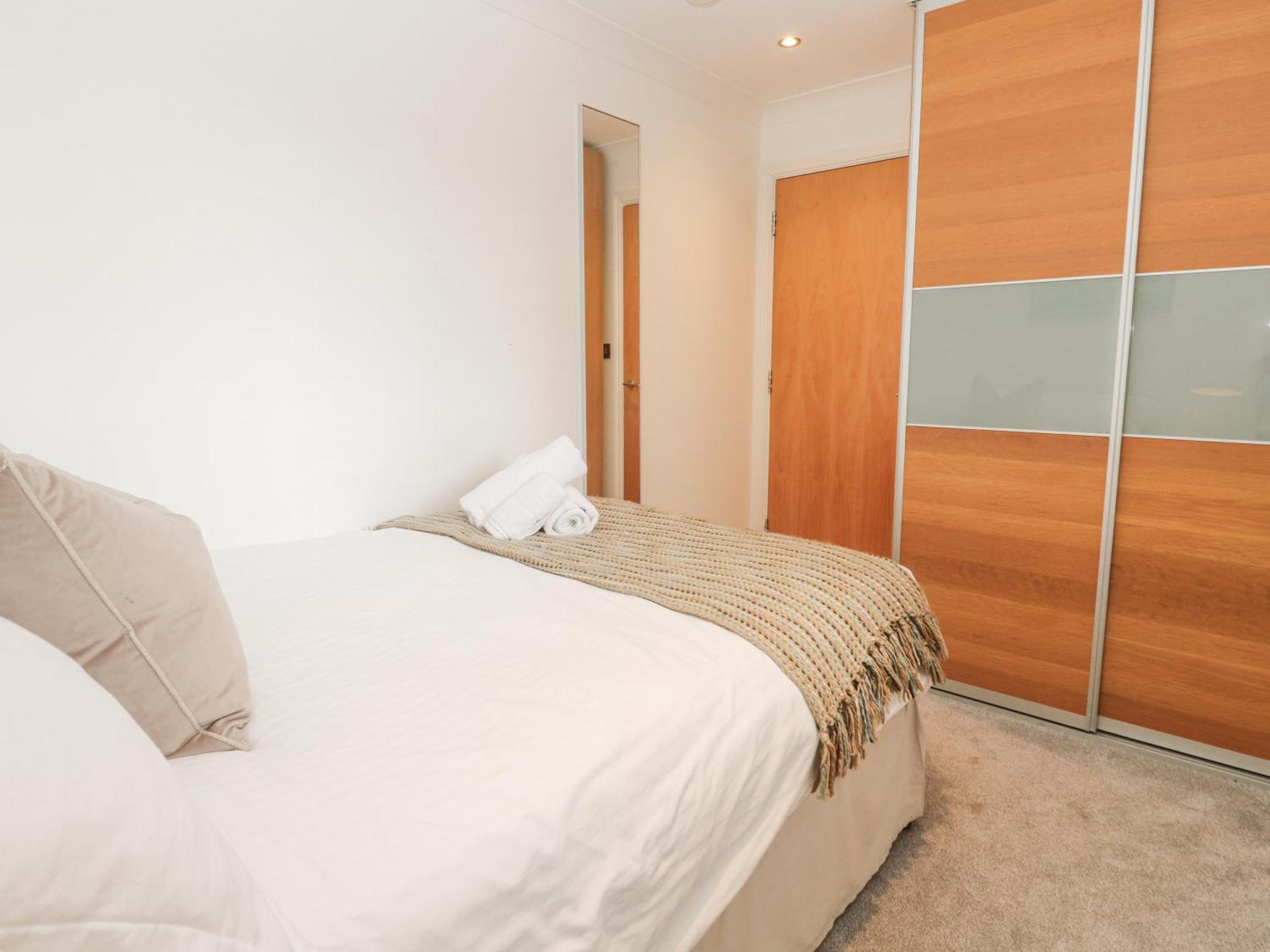 9 Headland Point Apartment