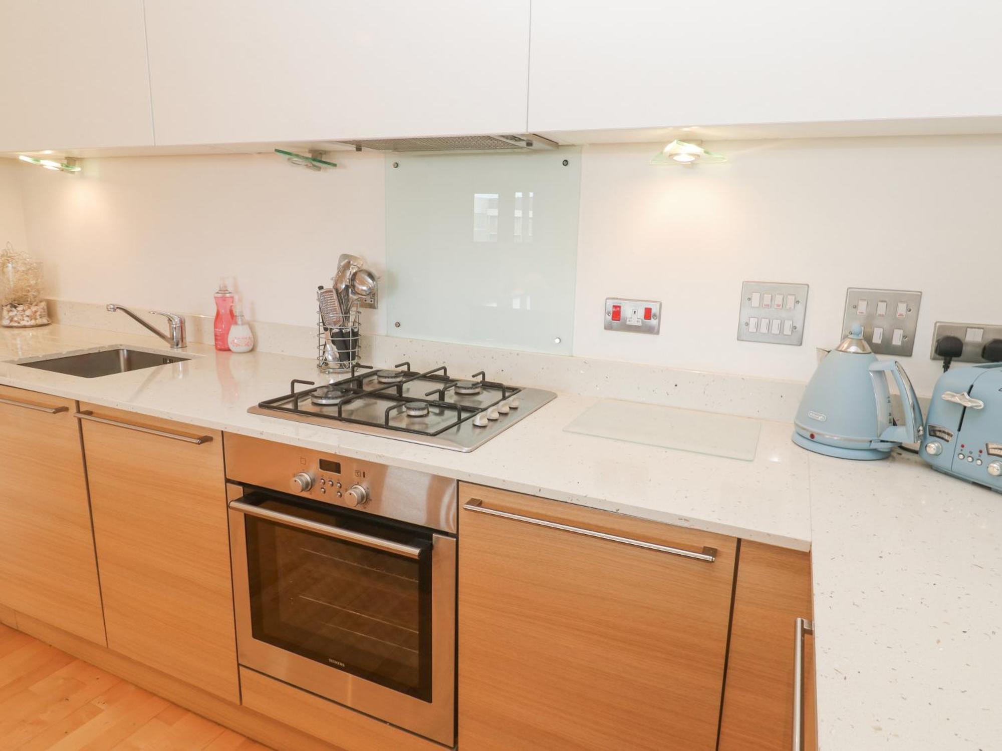 9 Headland Point Apartment *