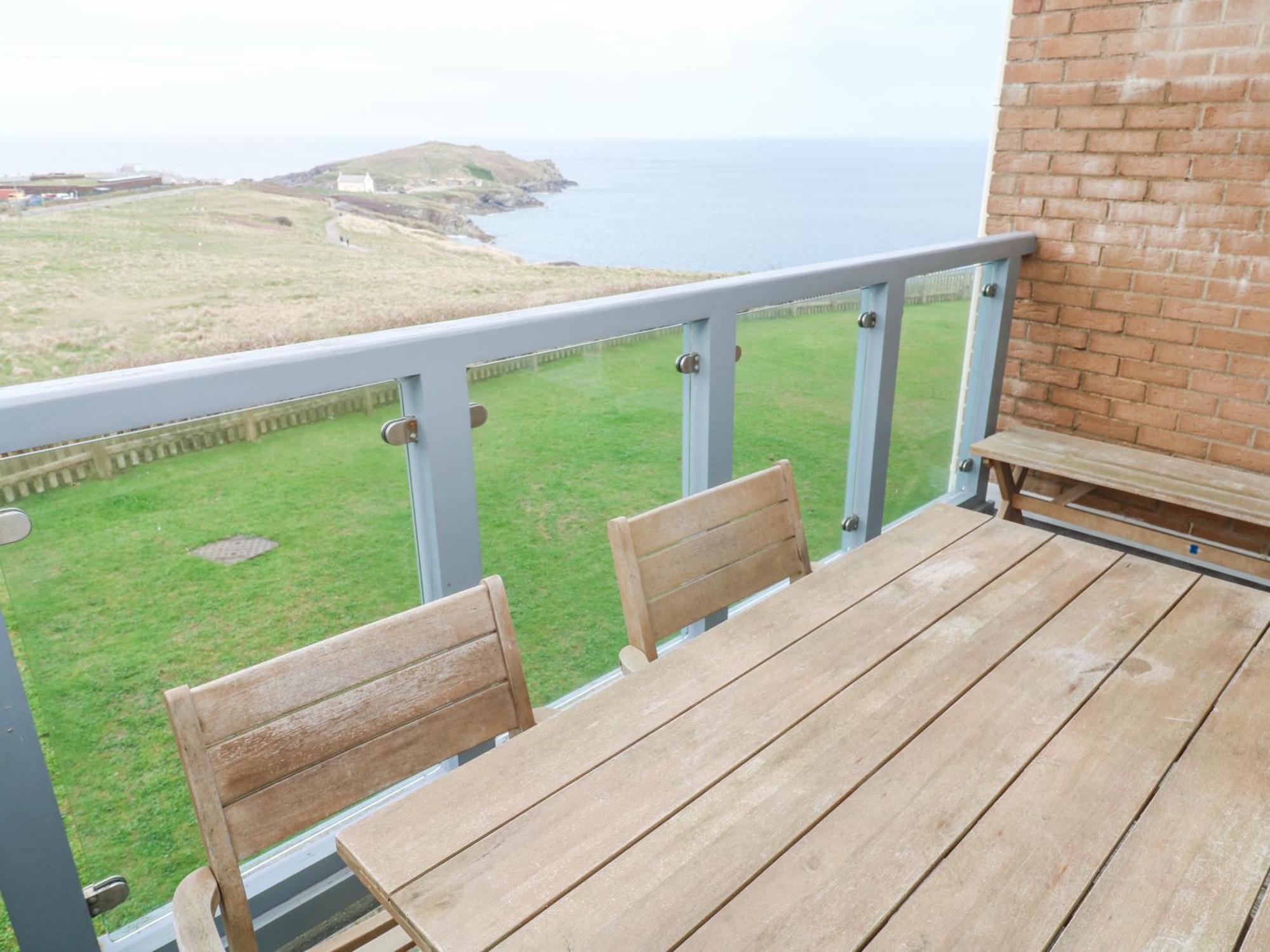 9 Headland Point Apartment