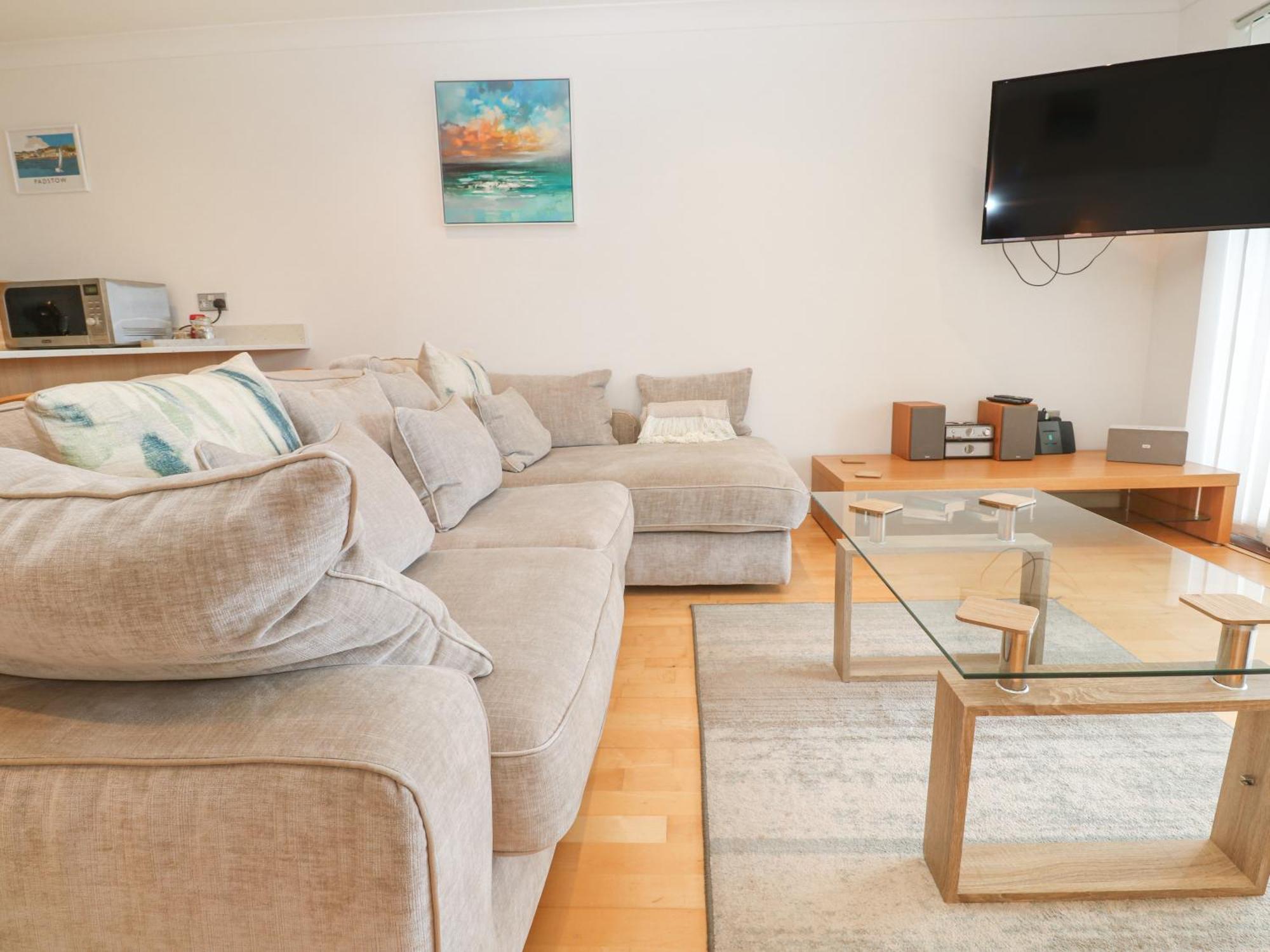 Apartment 9 Headland Point
